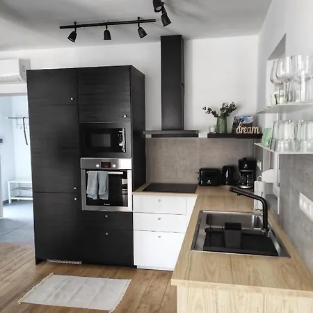Ironhill Apartman Vonyarcvashegy