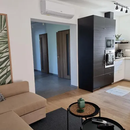 Ironhill Apartman Villa