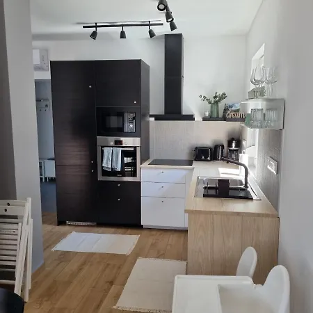 Ironhill Apartman Villa *