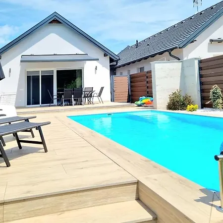 Villa Ironhill Apartman